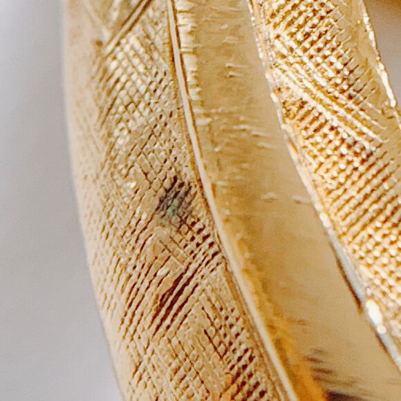 VTG 1970s Gold Tone Mod Crescent Pendant Necklace Statement Jewelry Sculptural - Picture 15 of 15